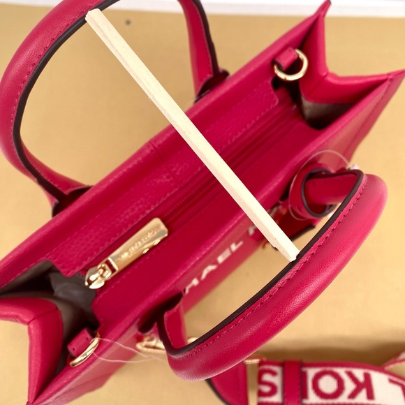 MICHAEL KORS Mirella Small Pebbled Leather
Crossbody Bag Tote Electric Pink - Picture 12 of 12